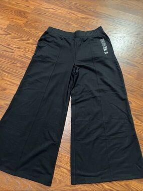 GAP Cloudlight Wide Leg Women's Pants in Black size M pintuck front seam
